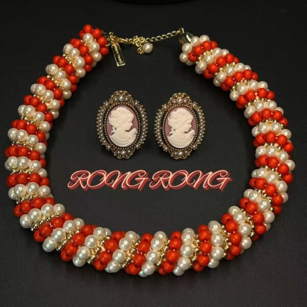 Vintage Court-Style Retro Red and White Beaded Wrapped Short Necklace with Creative Embossed Design